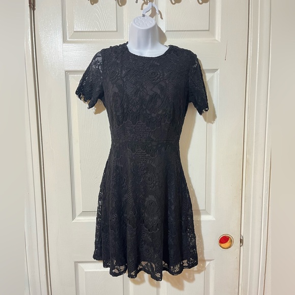 HYFVE Dresses & Skirts - Elegant Black Lace Dress